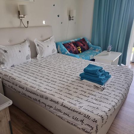Blaxy Resort Stefi Cu Acces La Piscine Gratuit Douăzeci şi Trei August Extérieur photo