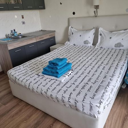 Blaxy Resort Stefi Cu Acces La Piscine Gratuit Douăzeci şi Trei August Extérieur photo