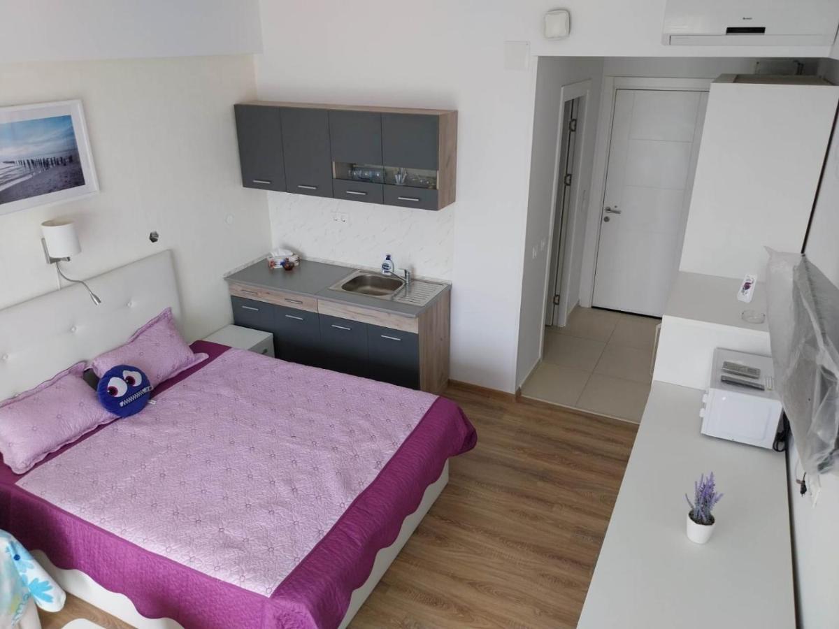Blaxy Resort Stefi Cu Acces La Piscine Gratuit Douăzeci şi Trei August Extérieur photo