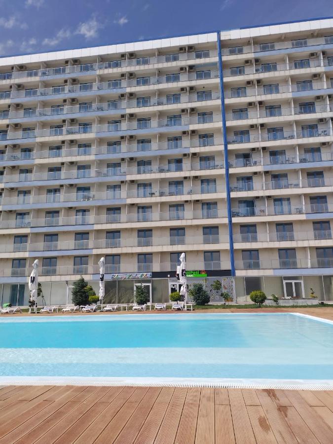 Blaxy Resort Stefi Cu Acces La Piscine Gratuit Douăzeci şi Trei August Extérieur photo