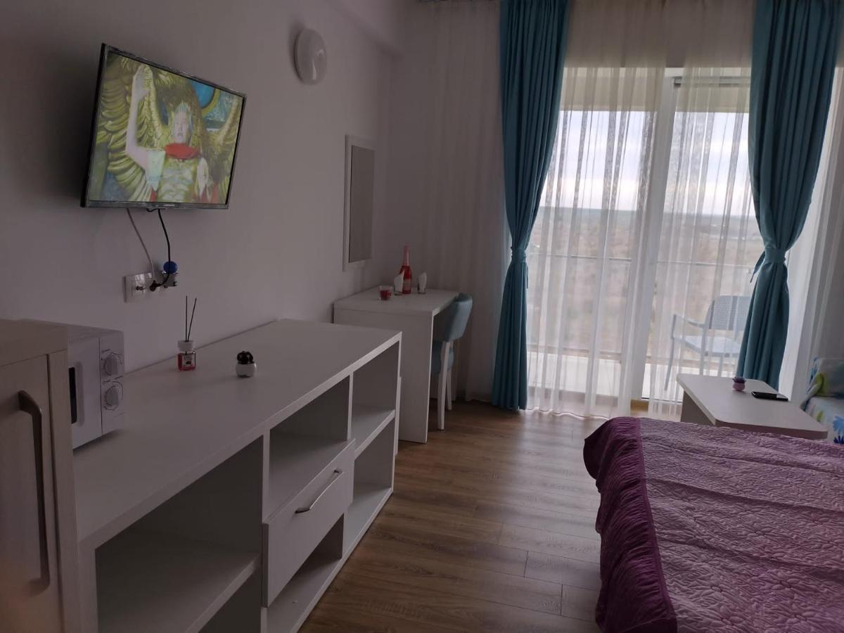 Blaxy Resort Stefi Cu Acces La Piscine Gratuit Douăzeci şi Trei August Extérieur photo