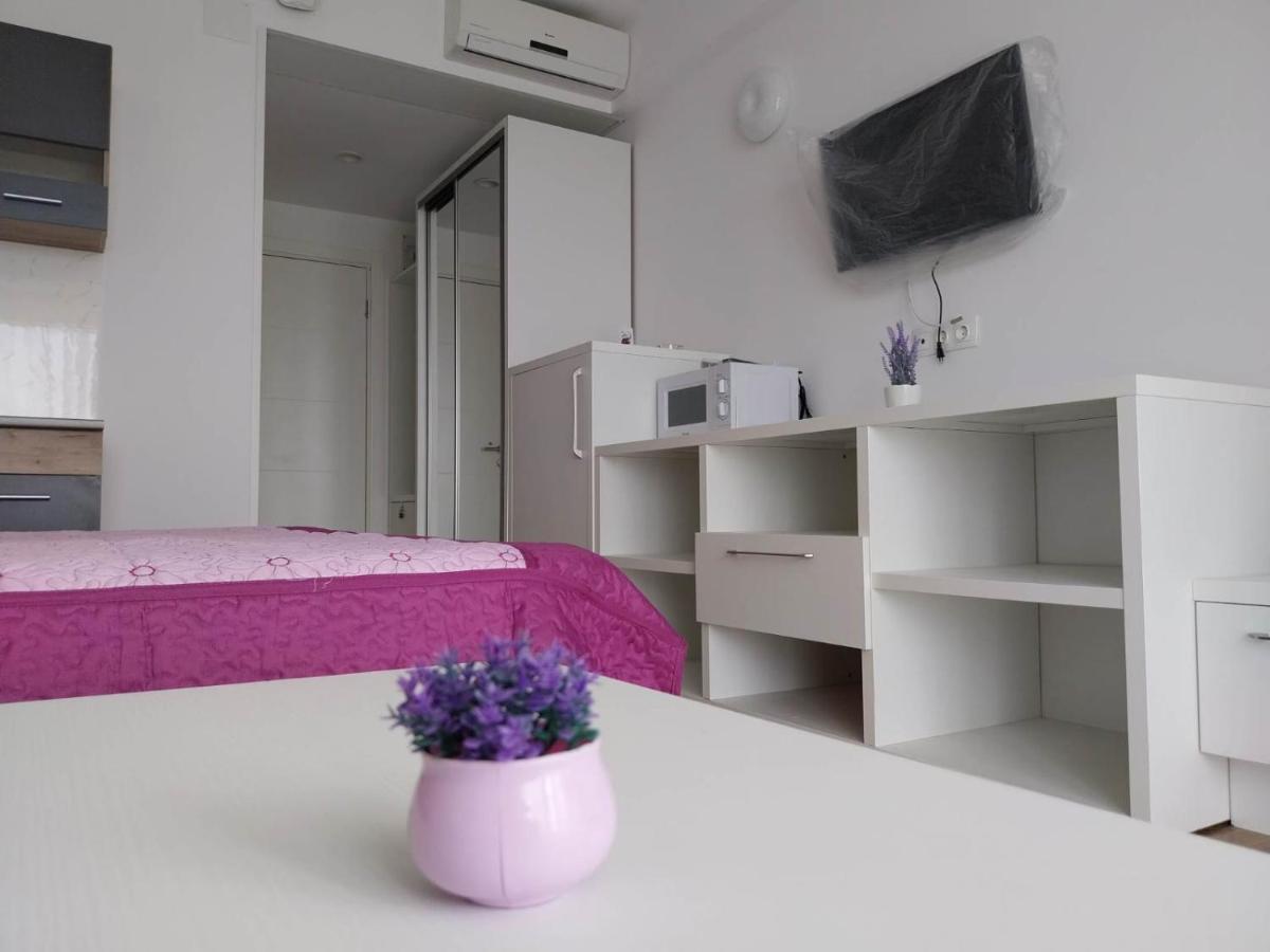 Blaxy Resort Stefi Cu Acces La Piscine Gratuit Douăzeci şi Trei August Extérieur photo