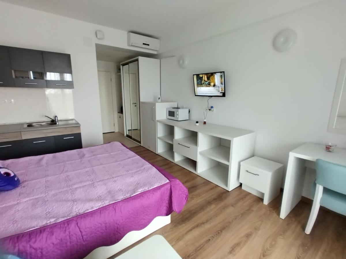 Blaxy Resort Stefi Cu Acces La Piscine Gratuit Douăzeci şi Trei August Extérieur photo
