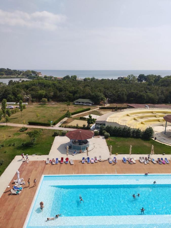 Blaxy Resort Stefi Cu Acces La Piscine Gratuit Douăzeci şi Trei August Extérieur photo