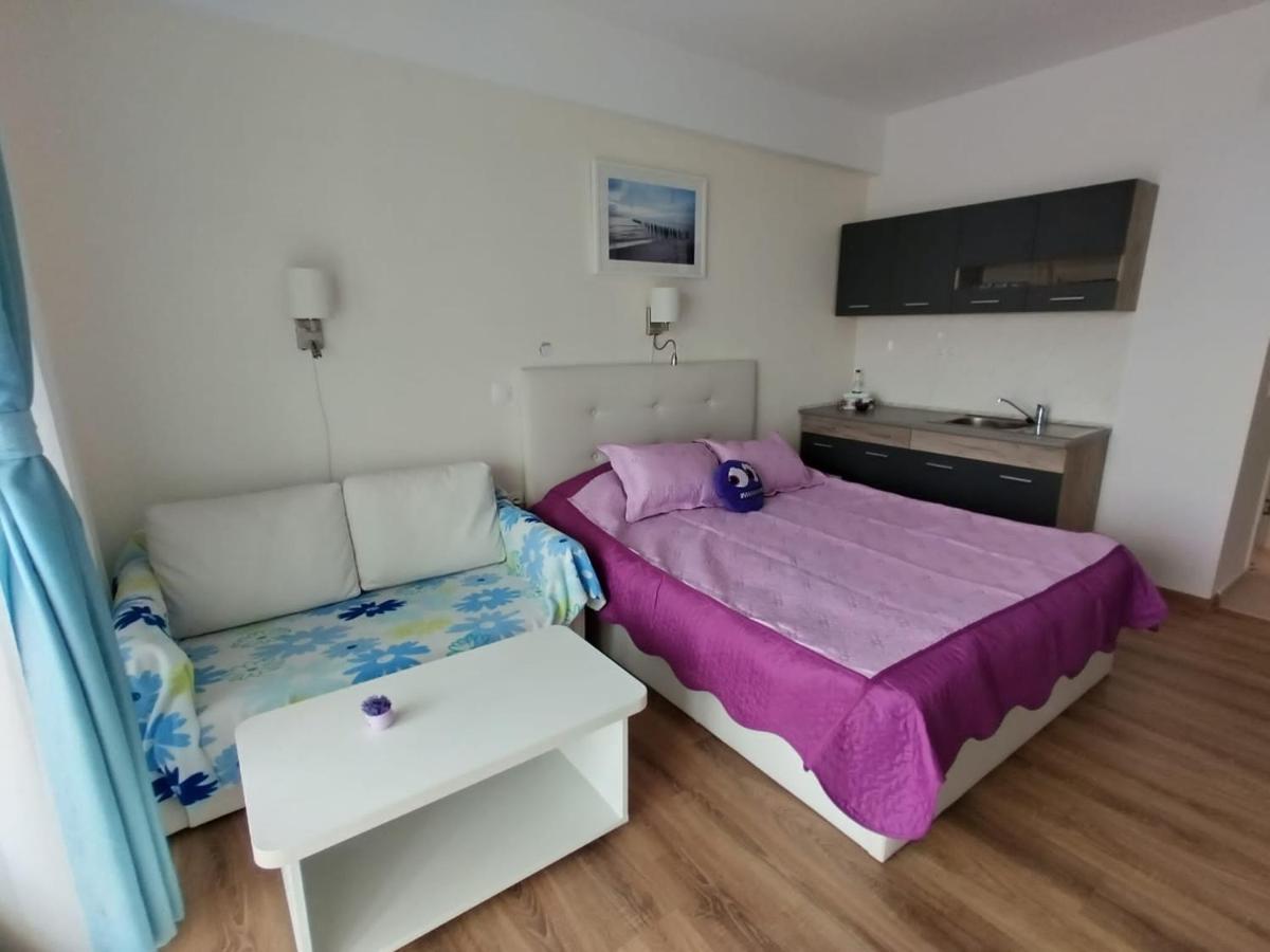 Blaxy Resort Stefi Cu Acces La Piscine Gratuit Douăzeci şi Trei August Extérieur photo