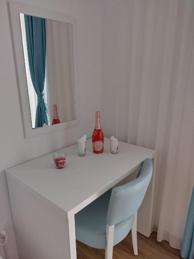 Blaxy Resort Stefi Cu Acces La Piscine Gratuit Douăzeci şi Trei August Extérieur photo
