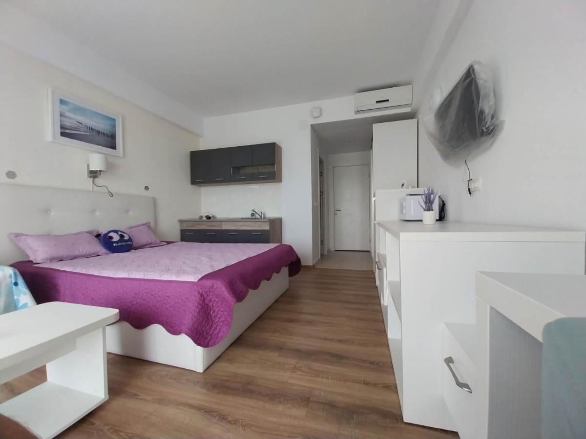 Blaxy Resort Stefi Cu Acces La Piscine Gratuit Douăzeci şi Trei August Extérieur photo