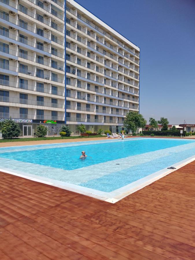 Blaxy Resort Stefi Cu Acces La Piscine Gratuit Douăzeci şi Trei August Extérieur photo