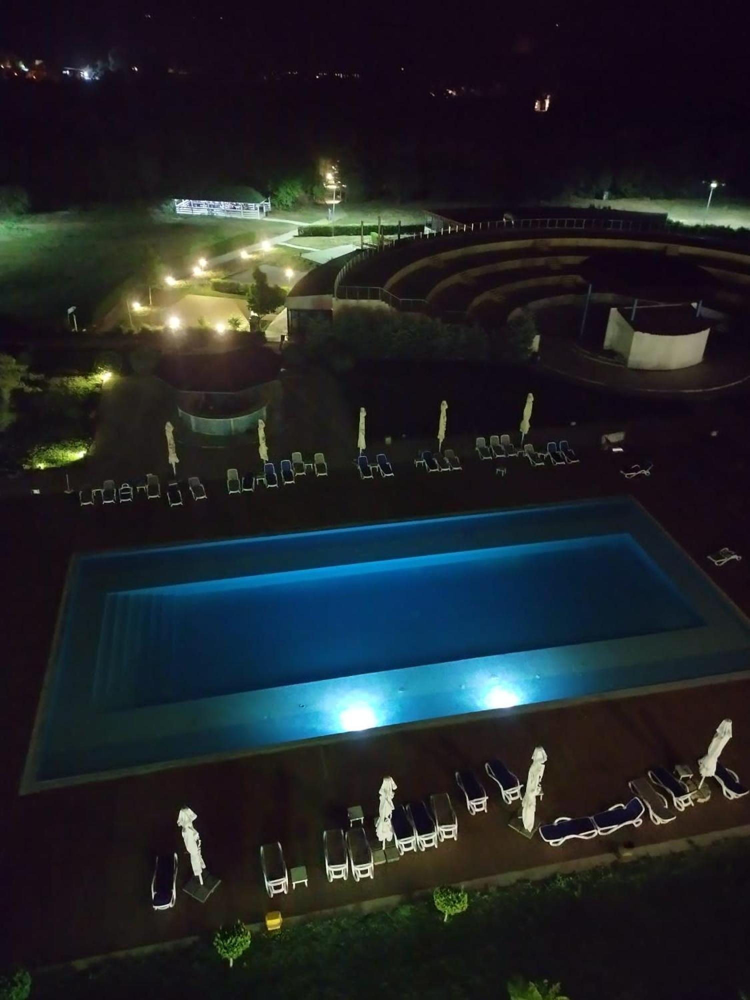 Blaxy Resort Stefi Cu Acces La Piscine Gratuit Douăzeci şi Trei August Extérieur photo