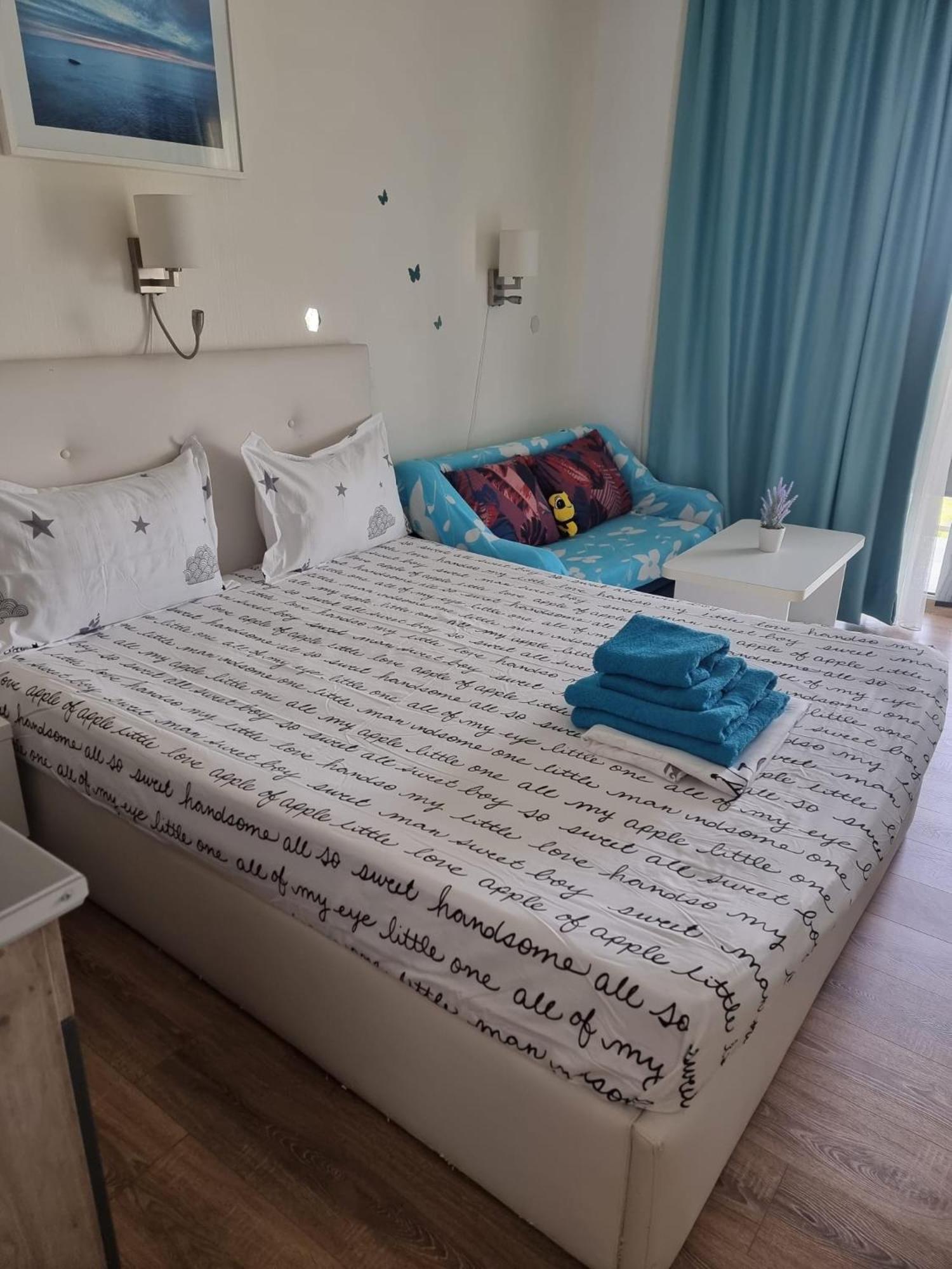 Blaxy Resort Stefi Cu Acces La Piscine Gratuit Douăzeci şi Trei August Extérieur photo